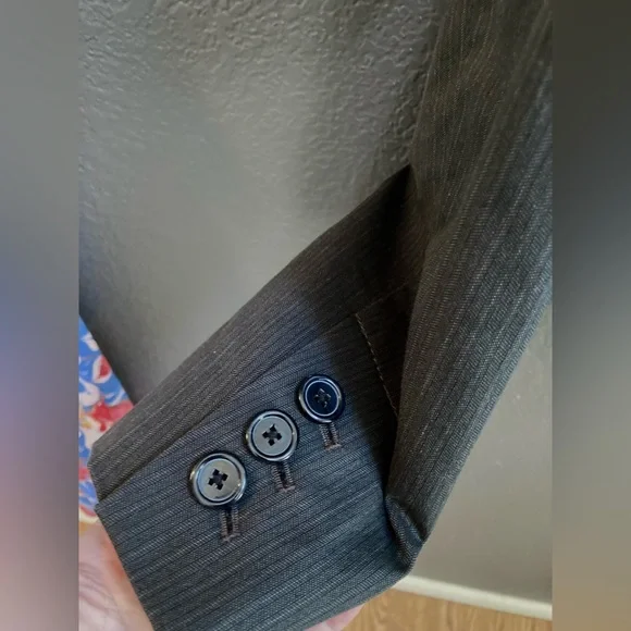 GAP Gray Suit Jacket/Blazer with spandex for more tailored fit - Picture 7 of 16